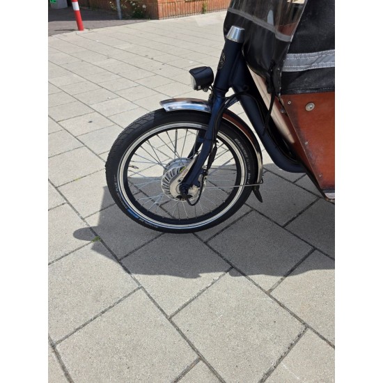Elektrische bakfiets met toebehoren - Zo goed als nieuw