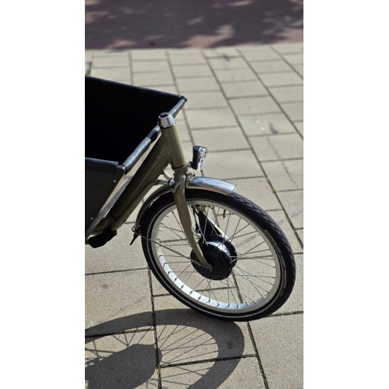 2dehands elektrische bakfiets met regentent