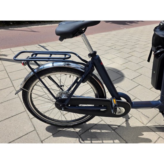 Elektrische bakfiets met toebehoren - Zo goed als nieuw