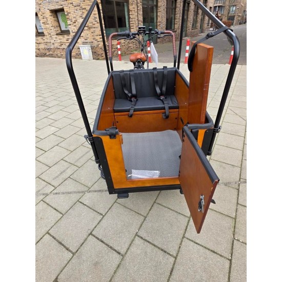 Hondenbakfiets geschikt voor grote honden