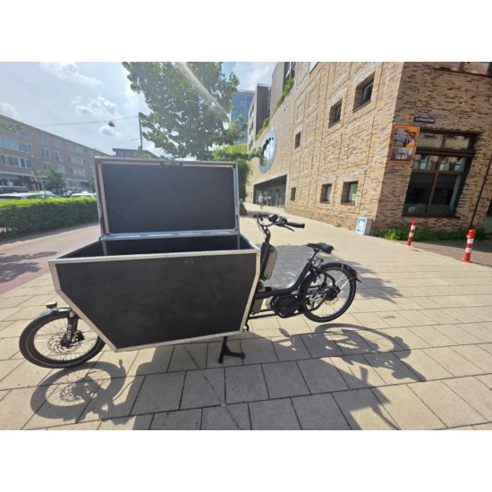 Urban Arrow Cargo Line Bakfiets met Flightcase