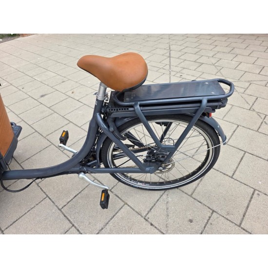 Elektrische Babboe Go hondenbakfiets met toebehoren