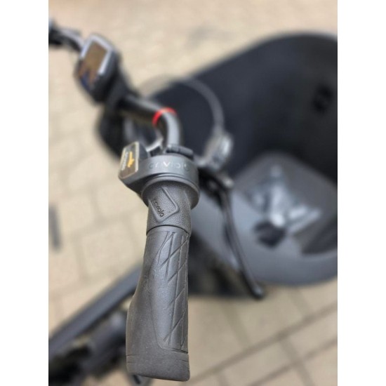 Carqon hondenbakfiets met deurtje - Ideaal voor huisdieren