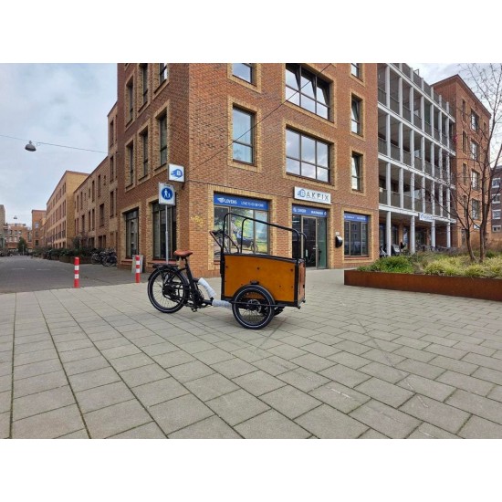 Hondenbakfiets geschikt voor grote honden