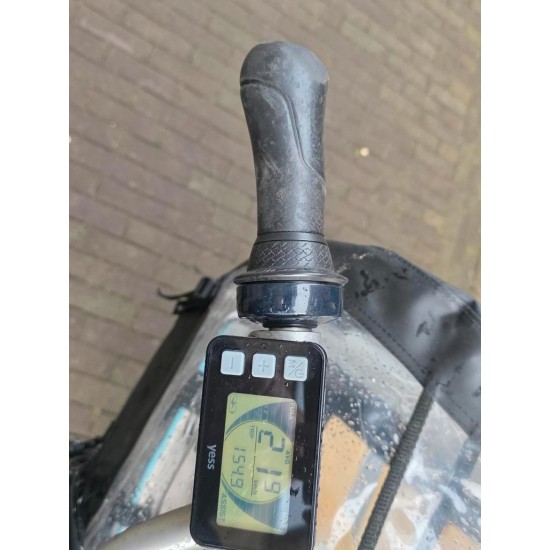 ????Elektrische Gazelle Cabby bakfiets met regentent