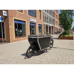 COMING SOON! Urban Arrow Cargo Line Bakfiets met Flightcase