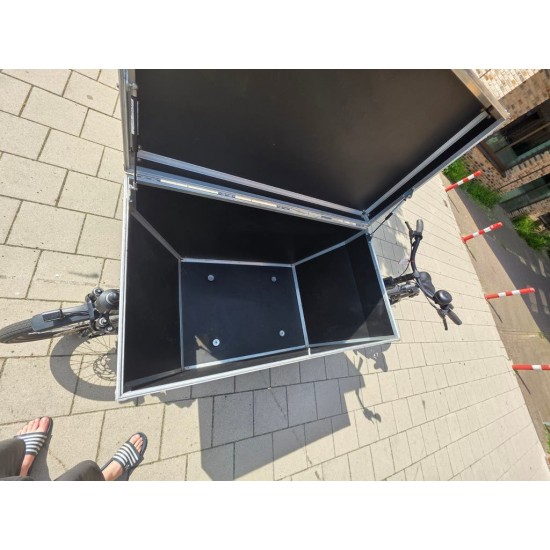 Urban Arrow Cargo Line Bakfiets met Flightcase
