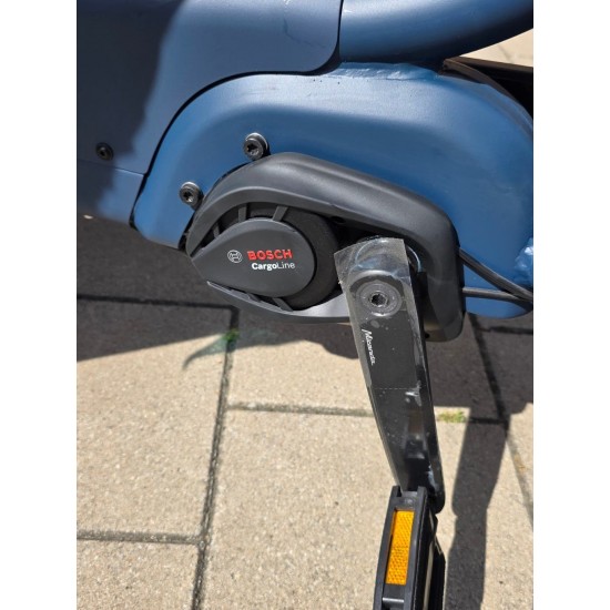 Elektrische Bakfiets met Bosch CargoLine Motor en Huif